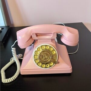 Pink Rotary Phone 🌸📞